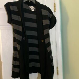 Short sleeved | Black and Grey Cardigan